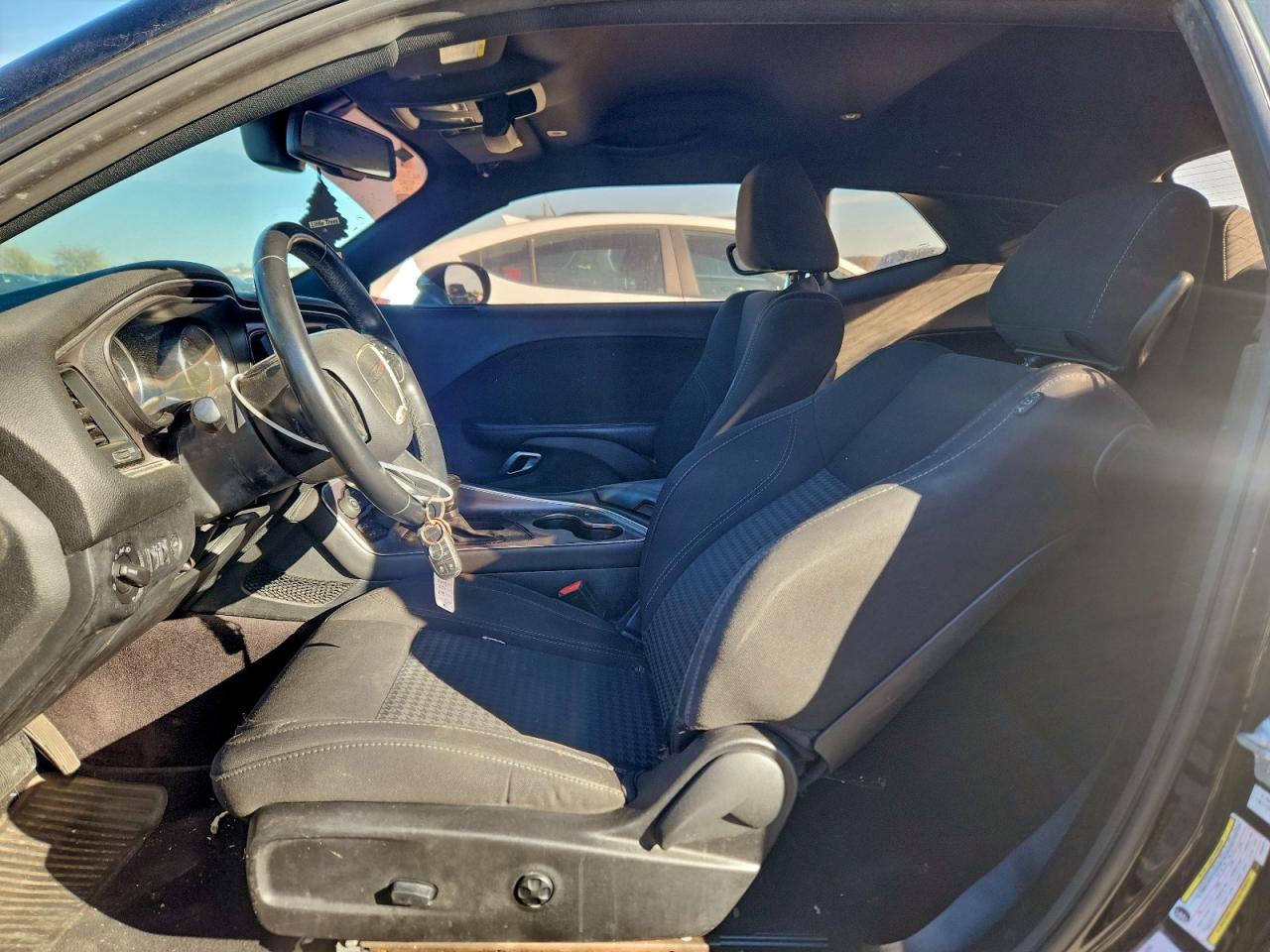 2018 Dodge Challenger Sxt VIN: 2C3CDZAG9JH241879 Lot: 96286945