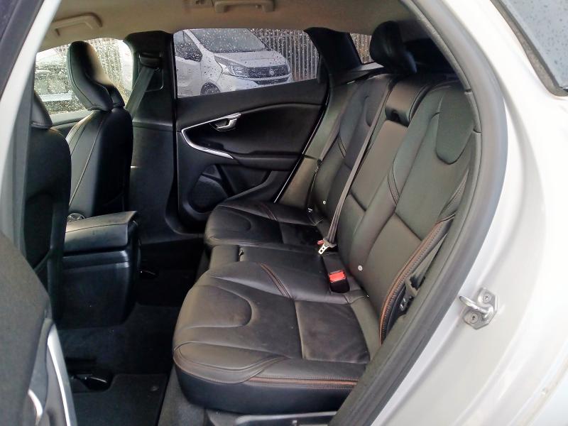 2014 VOLVO V40 D3 CROSS COUNTRY LUX NAV 5DR