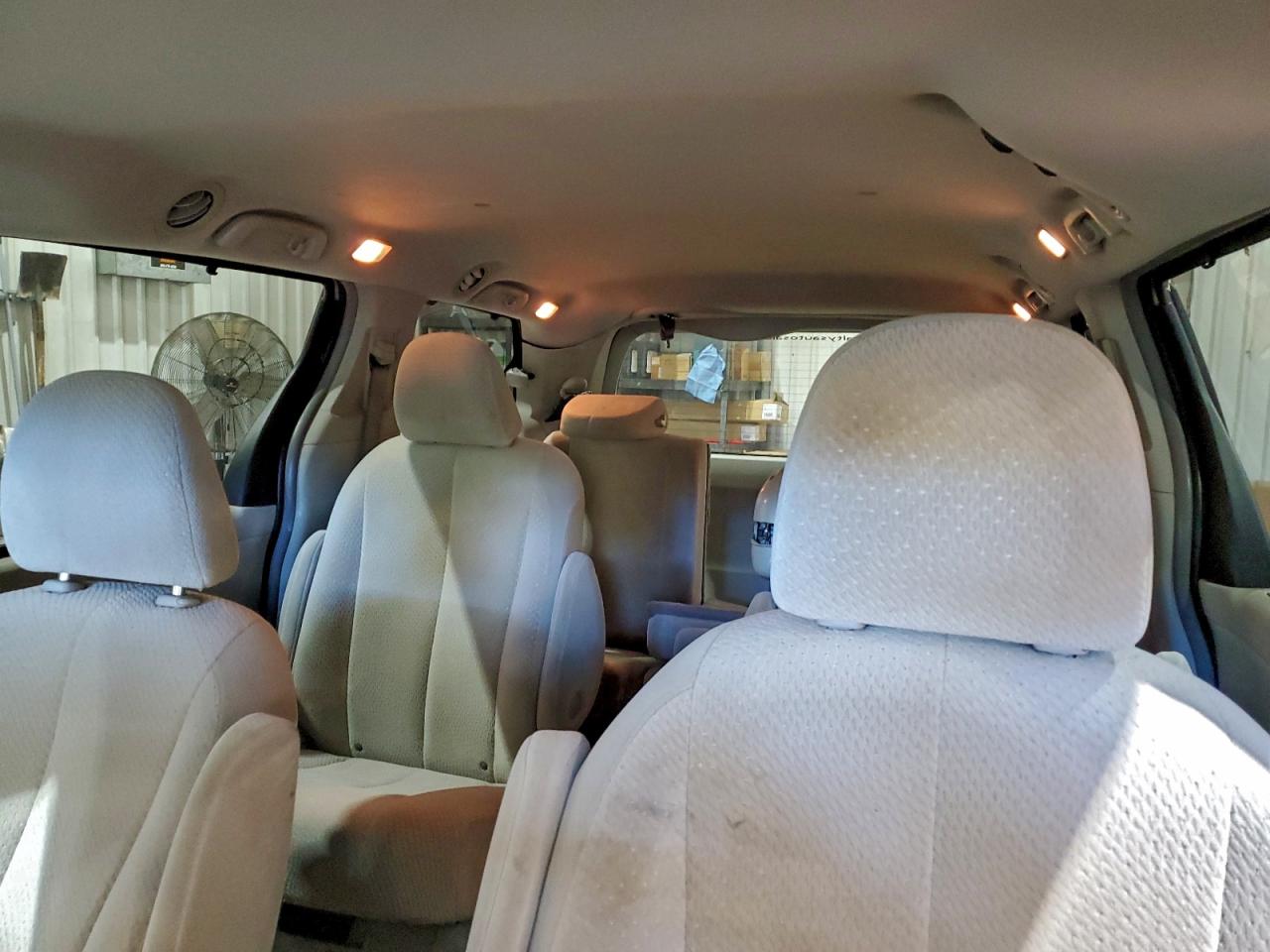 2011 Toyota Sienna Le VIN: 5TDKK3DCXBS031569 Lot: 95988045