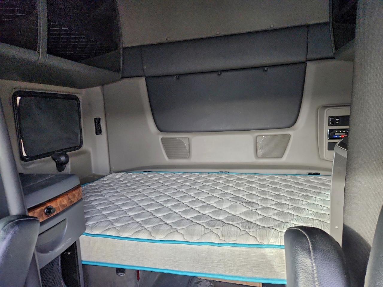 2020 International Lt625 - Semi Truck VIN: 3HSDZAPR2LN812310 Lot: 97346665