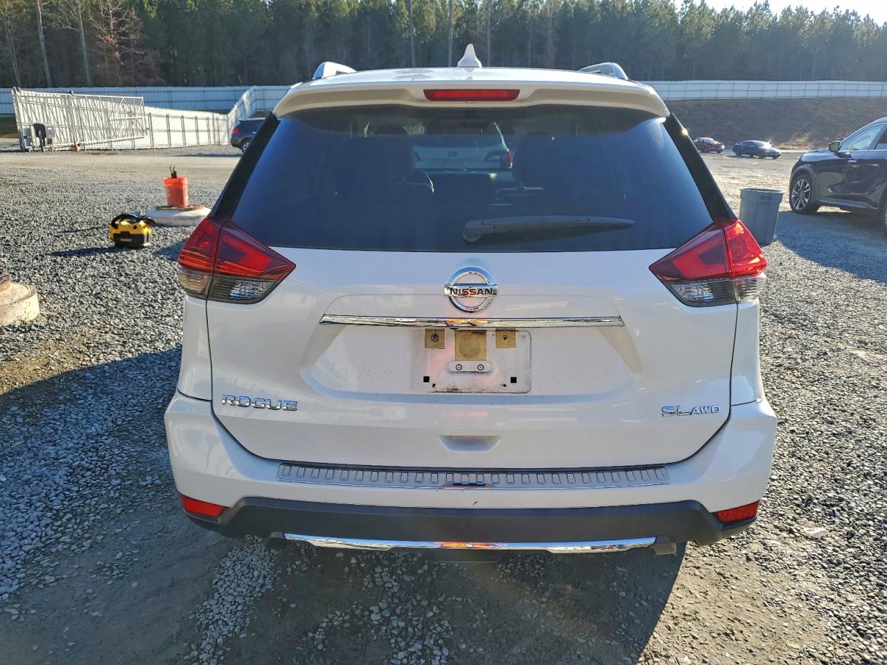 2018 Nissan Rogue S VIN: JN8AT2MV8JW304922 Lot: 95546825