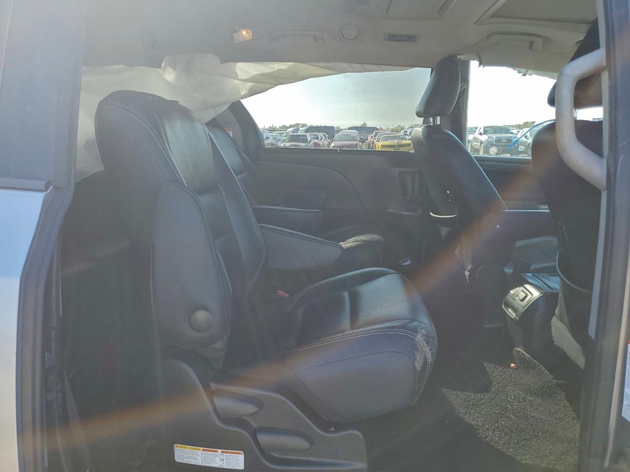 2016 Toyota Sienna Se VIN: 5TDXK3DC2GS723337 Lot: 95639005