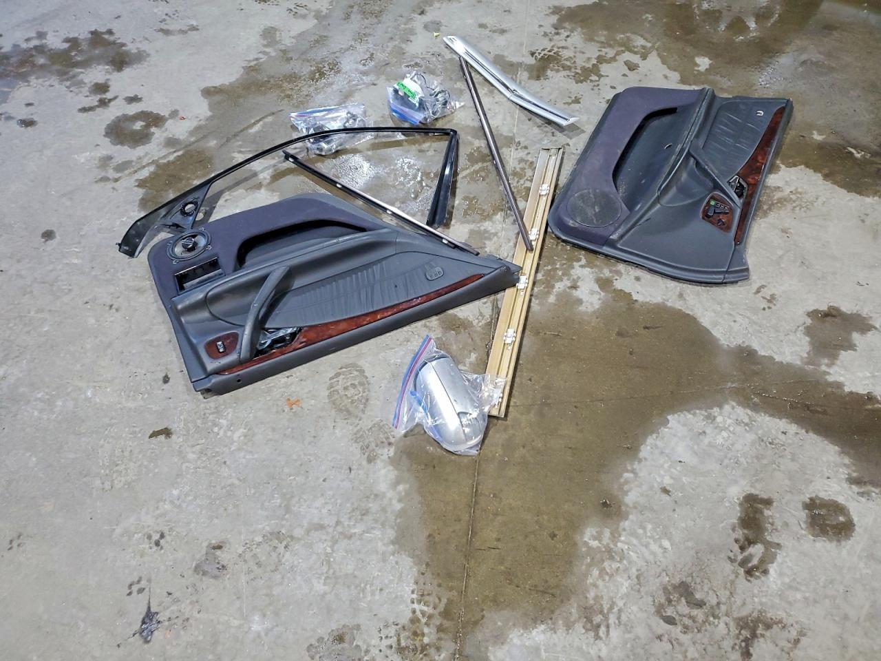 2000 Mercedes-Benz E 320 VIN: WDBJF65J7YB147535 Lot: 93742815