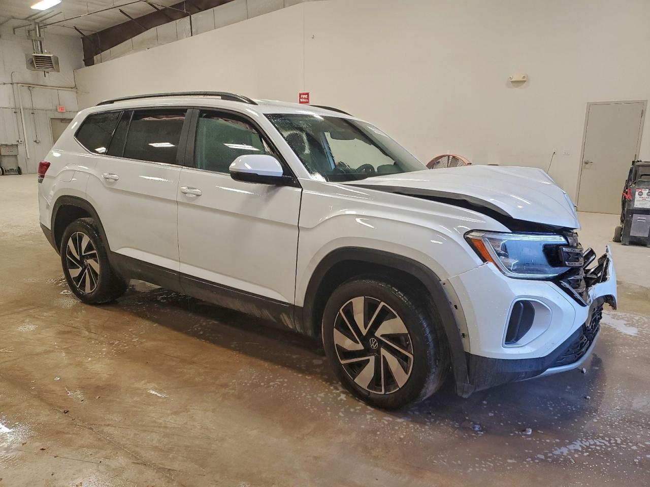 Фото: 1V2HR2CA7SC503159