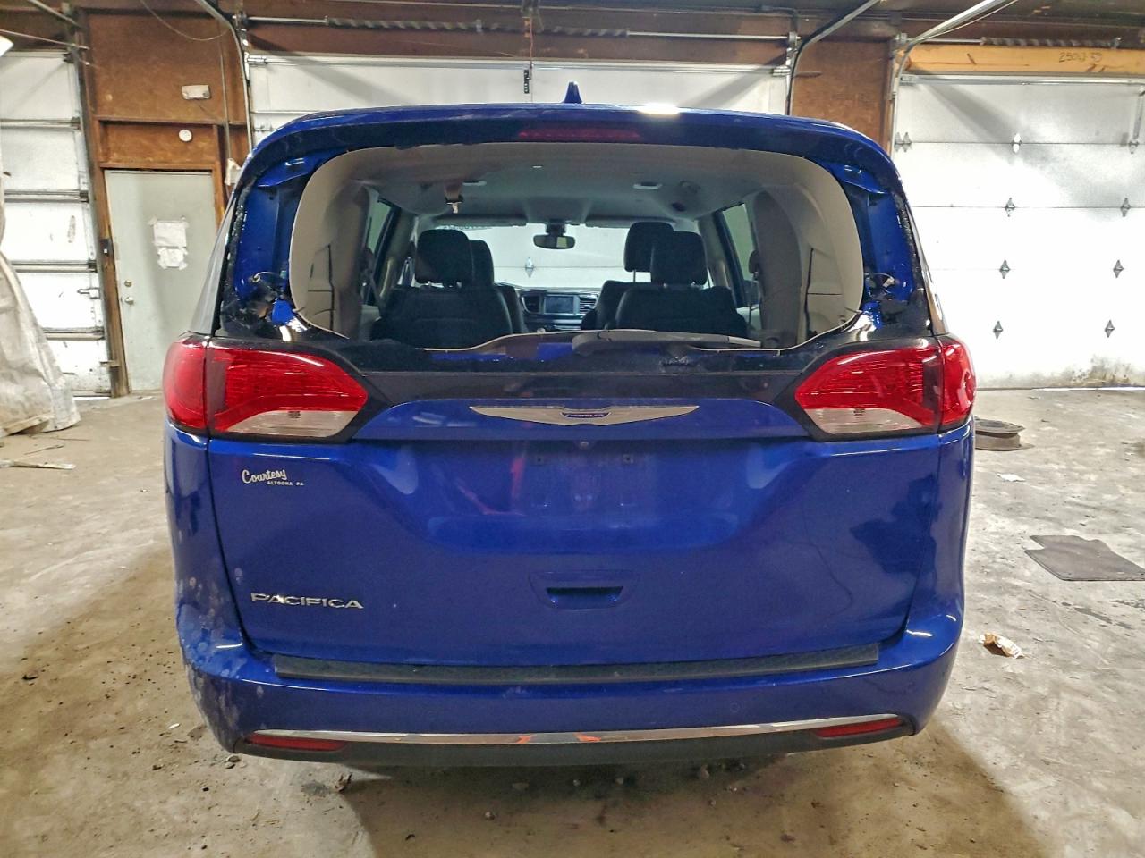 2018 Chrysler Pacifica Touring L VIN: 2C4RC1BG3JR234073 Lot: 94766545