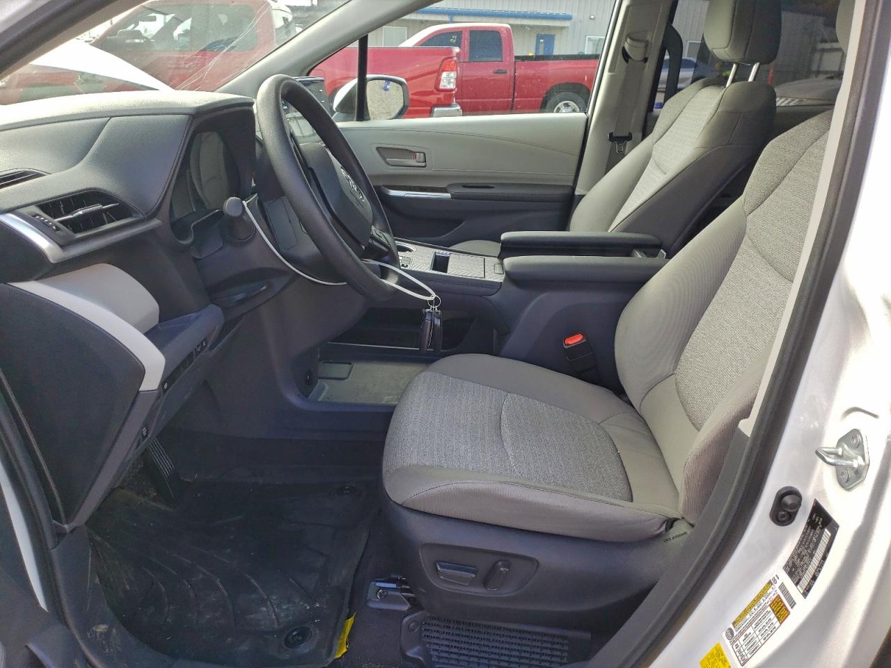 2024 Toyota Sienna Le VIN: 5TDBRKEC1RS224417 Lot: 93968375