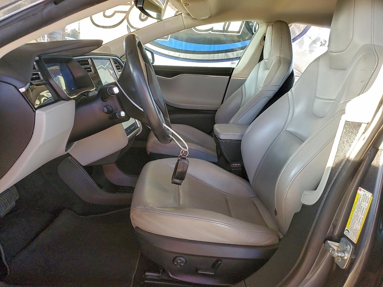 2015 Tesla Model S 85 VIN: 5YJSA1H1XFF091538 Lot: 95718125