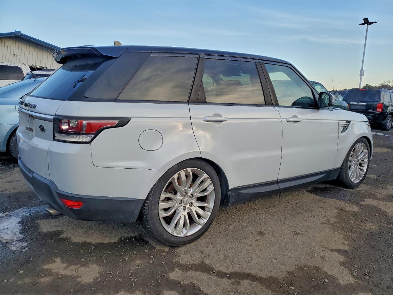 2016 Land Rover Range Rover Sport Hse VIN: SALWR2PF0GA657657 Lot: 95722185