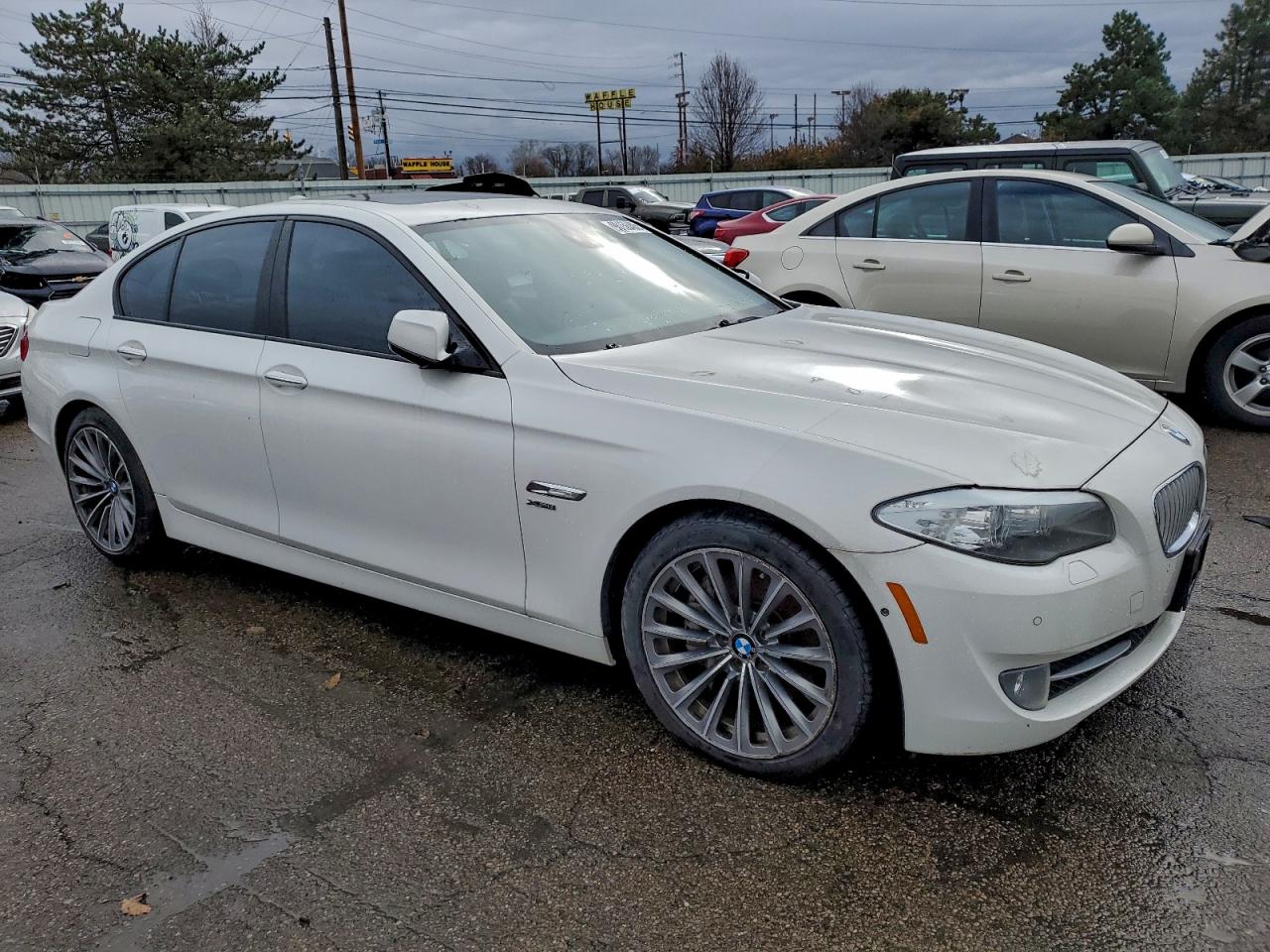 Фото: WBAFU9C50CC787672