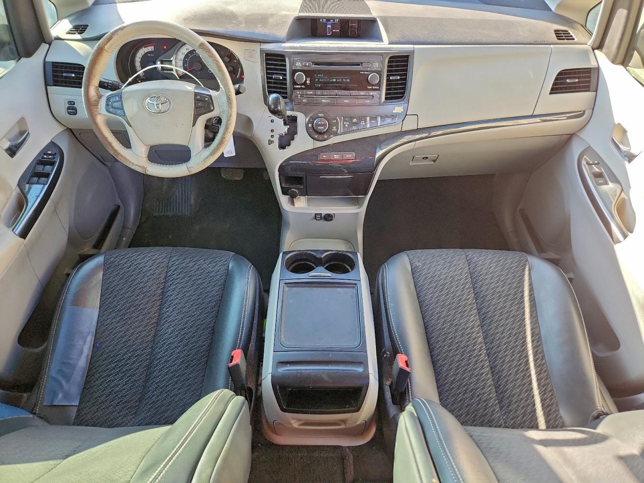 2014 Toyota Sienna Sport VIN: 5TDXK3DC4ES462855 Lot: 93972025