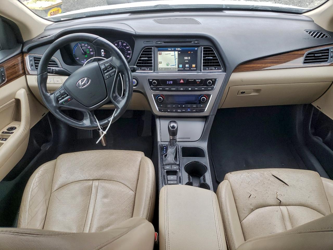 2016 Hyundai Sonata Hybrid VIN: KMHE34L15GA009625 Lot: 97233045