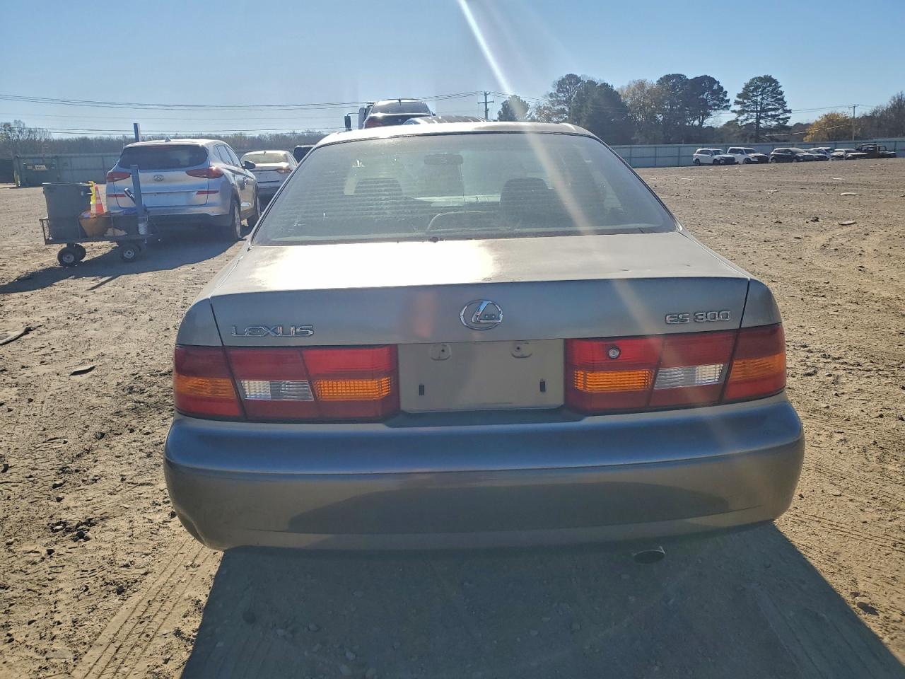 1999 Lexus Es 300 VIN: JT8BF28G0X5061056 Lot: 97270455