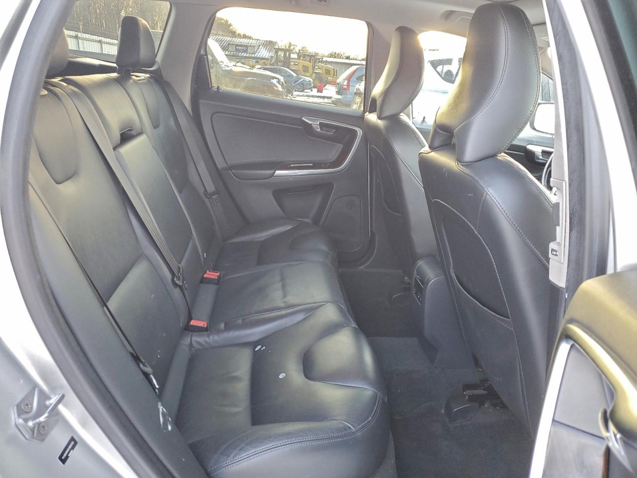 2015 Volvo Xc60 T6 Platinum VIN: YV4902RM2F2663783 Lot: 97209955