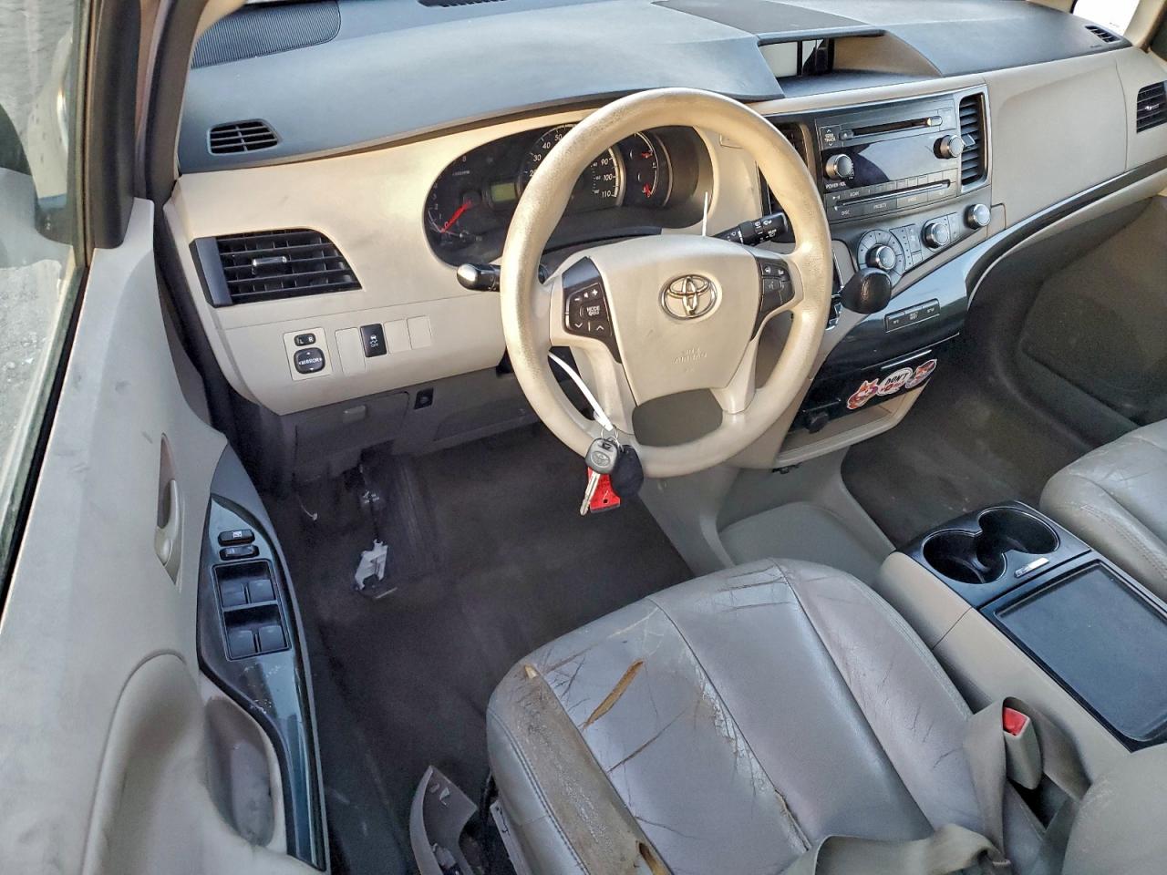 2012 Toyota Sienna Le VIN: 5TDKK3DC3CS186949 Lot: 95032445