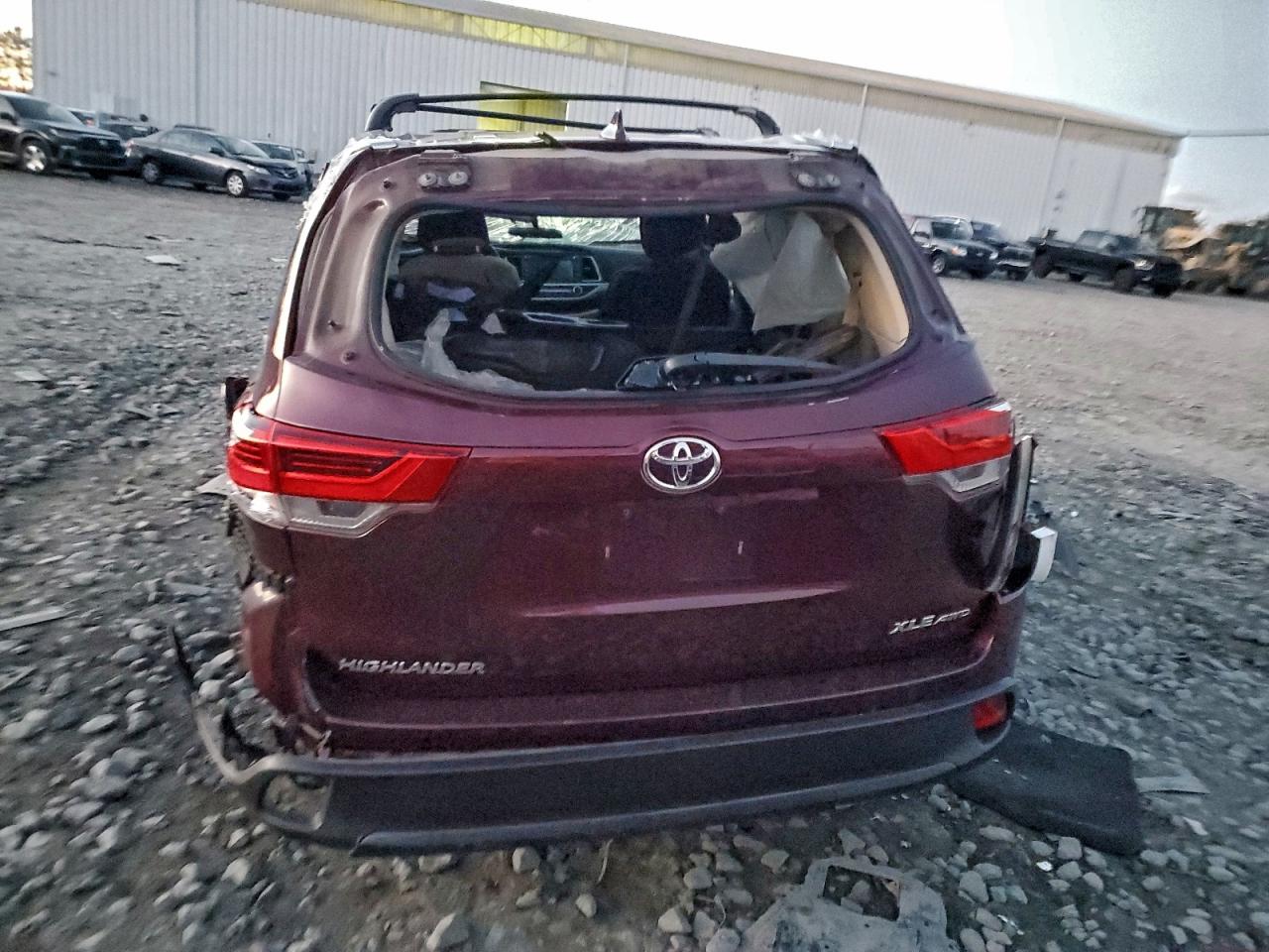 2018 Toyota Highlander Se VIN: 5TDJZRFHXJS875046 Lot: 95976875