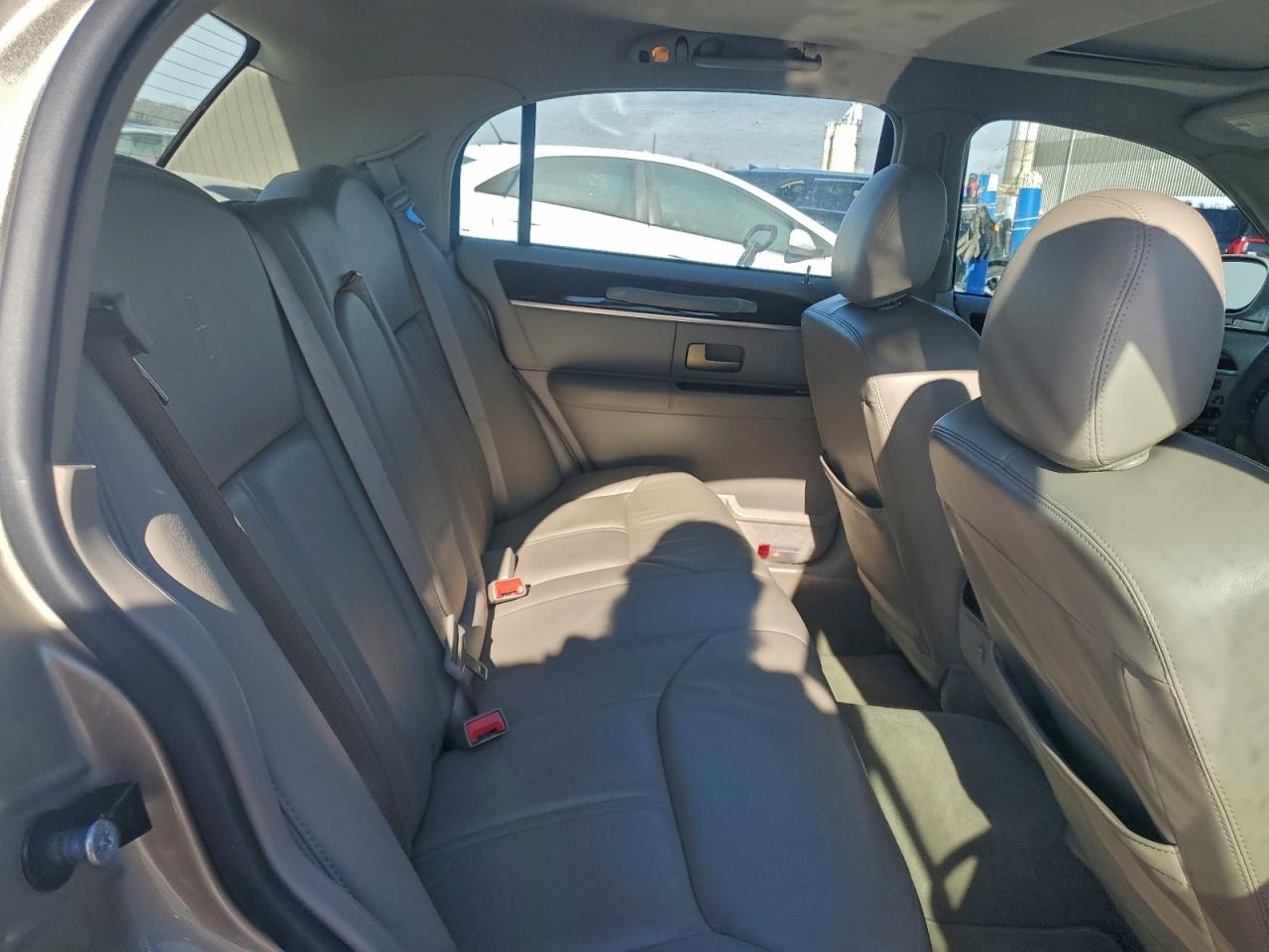 2006 Lincoln Town Car Signature Limited VIN: 1LNHM82VX6Y610380 Lot: 94872275