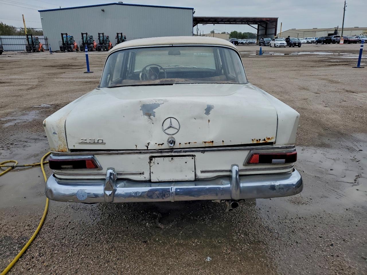 1966 Mercedes Benz 230 VIN: 11001112010863 Lot: 87263034