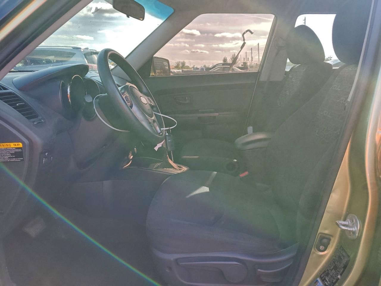 2011 Kia Soul + VIN: KNDJT2A23B7318891 Lot: 95542065