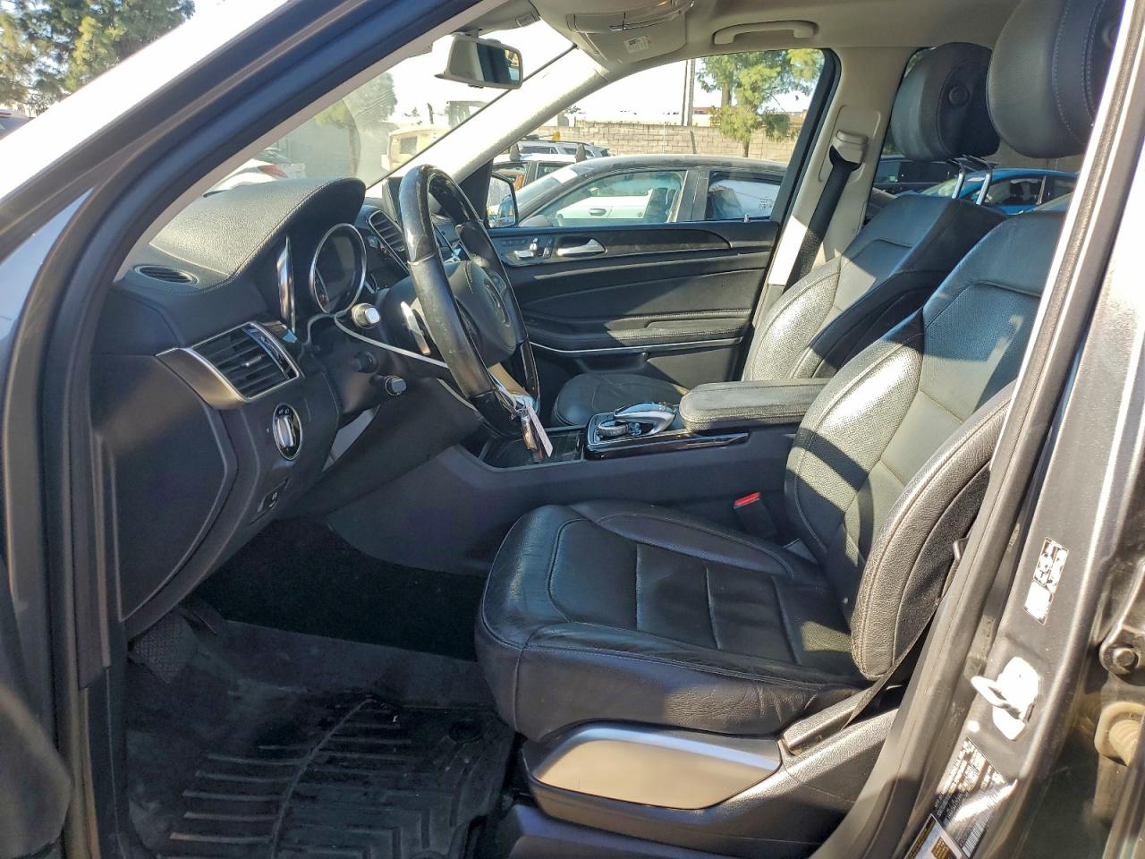 Фото: 4JGDF7DE2JB035753