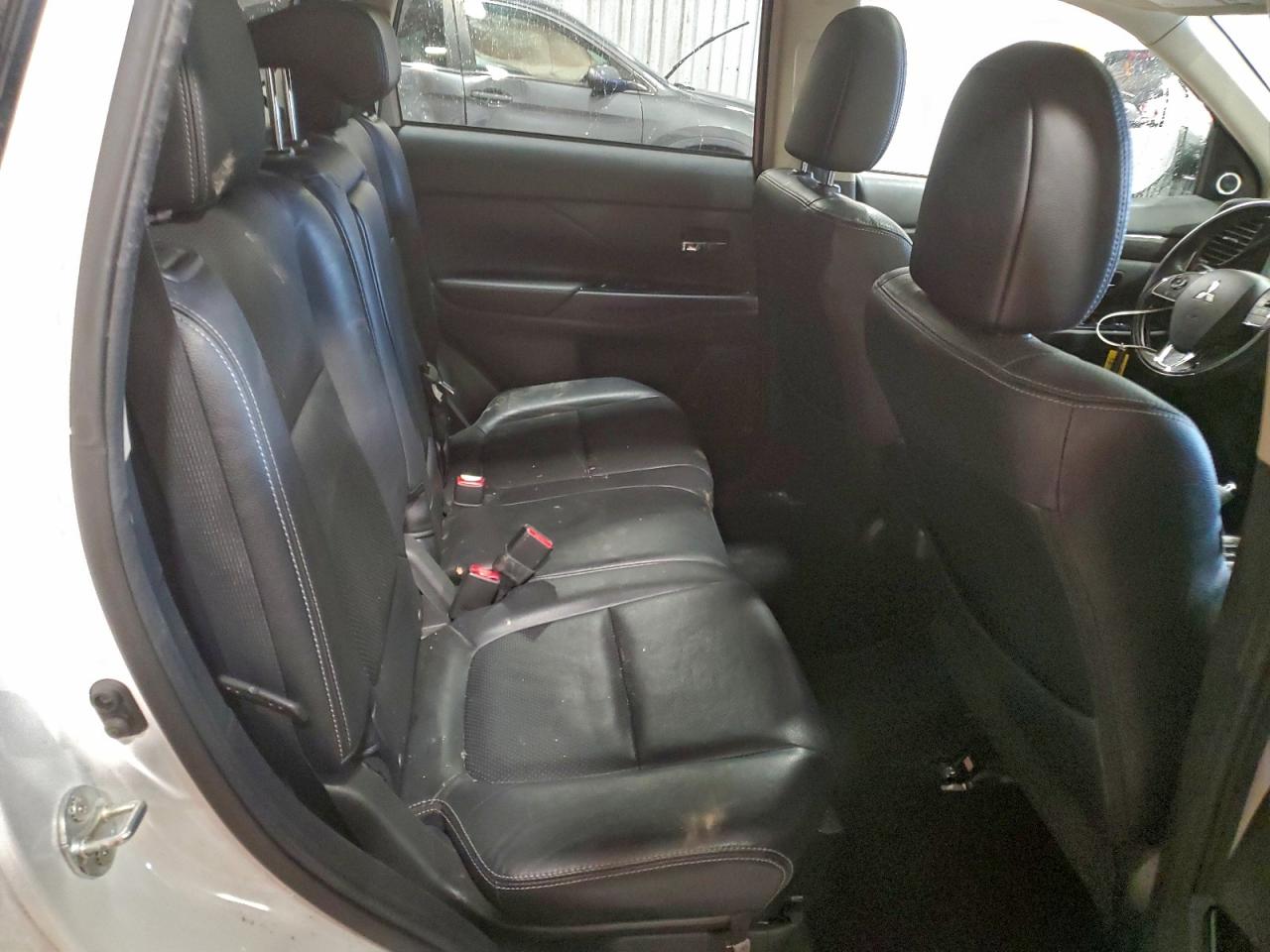 2016 Mitsubishi Outlander Se VIN: JA4AZ3A35GZ001410 Lot: 96051915