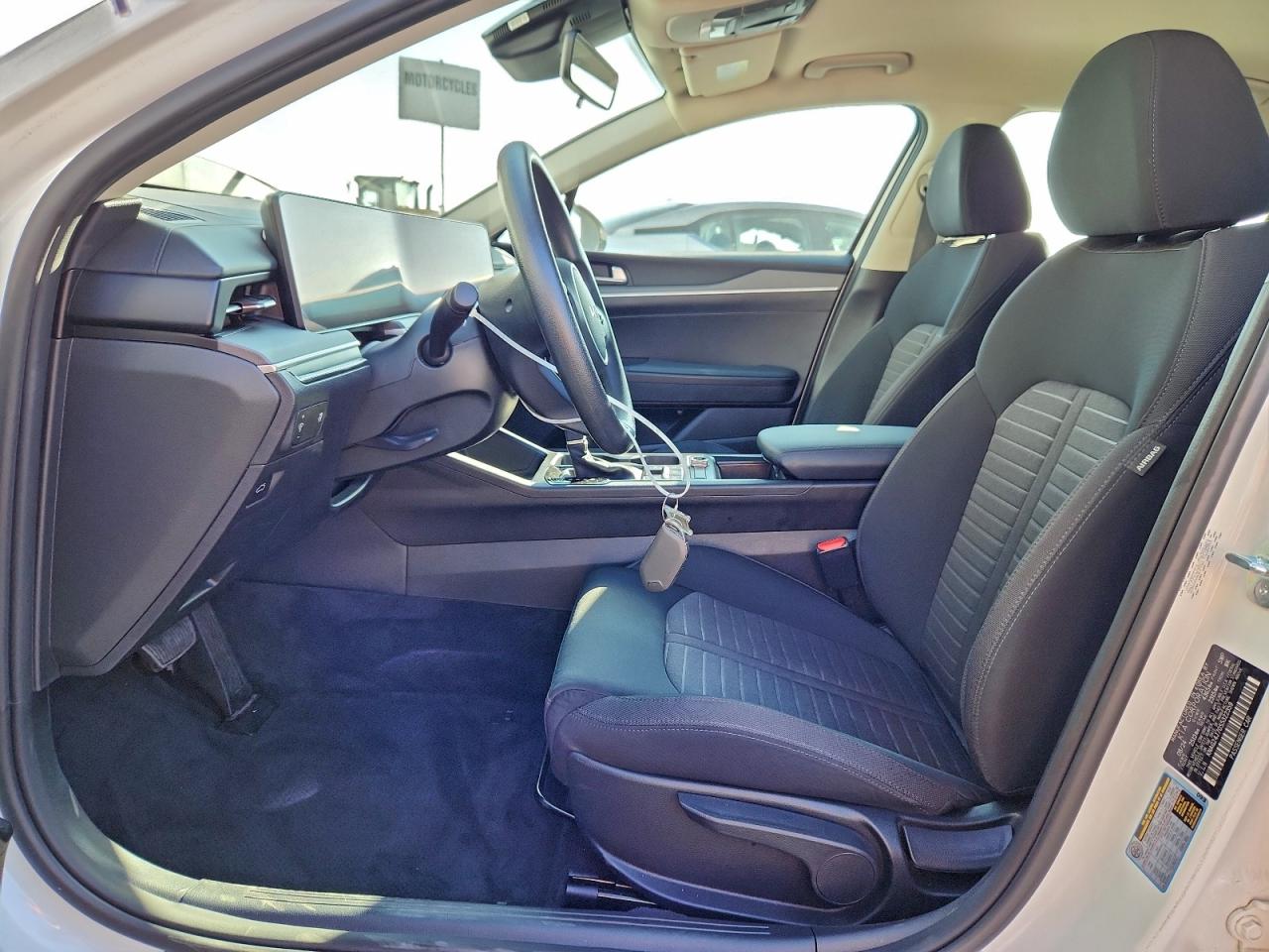 2025 Kia K5 Lxs VIN: KNAG24J70S5322359 Lot: 94818835