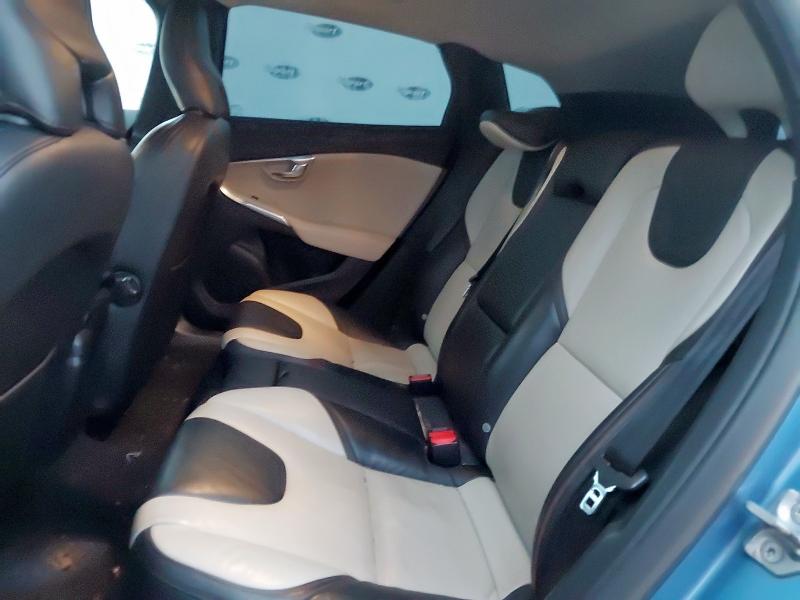 2015 VOLVO V40 D2 CROSS COUNTRY LUX 5DR POWERSHIFT