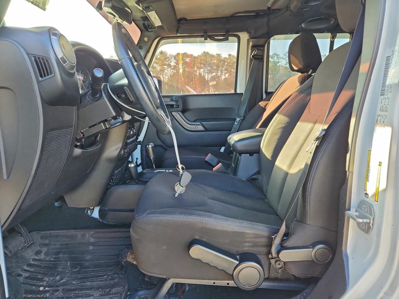 2014 Jeep Wrangler Unlimited Sport VIN: 1C4BJWDG6EL159319 Lot: 96571745