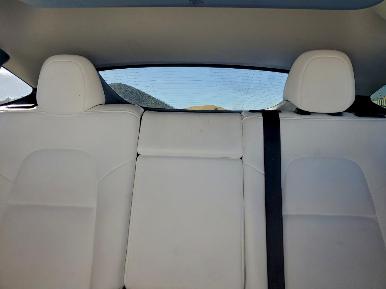 2021 Tesla Model Y VIN: 5YJYGAEE0MF270667 Lot: 94105725