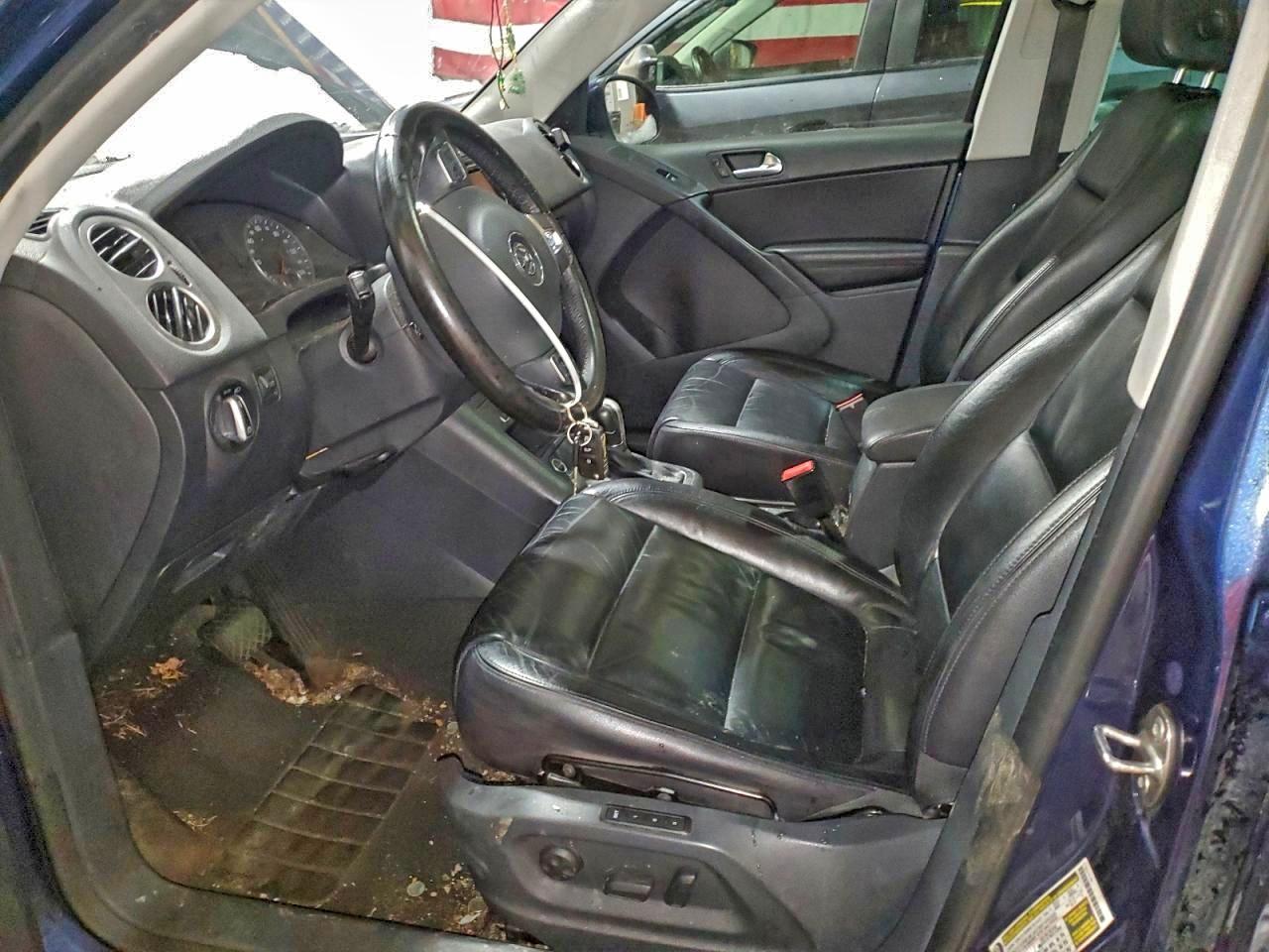 2011 Volkswagen Tiguan S VIN: WVGBV7AX2BW555249 Lot: 96984585