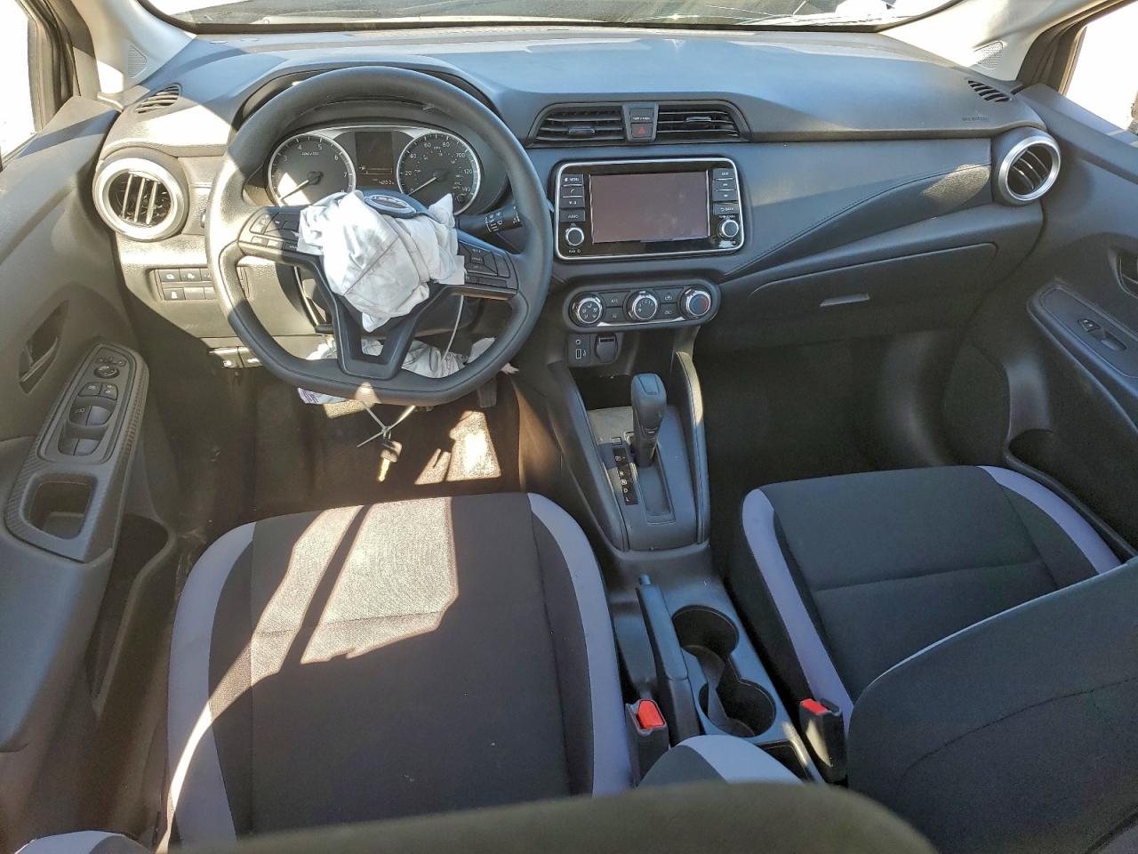 2025 Nissan Versa S VIN: 3N1CN8DV8SL820760 Lot: 95450345