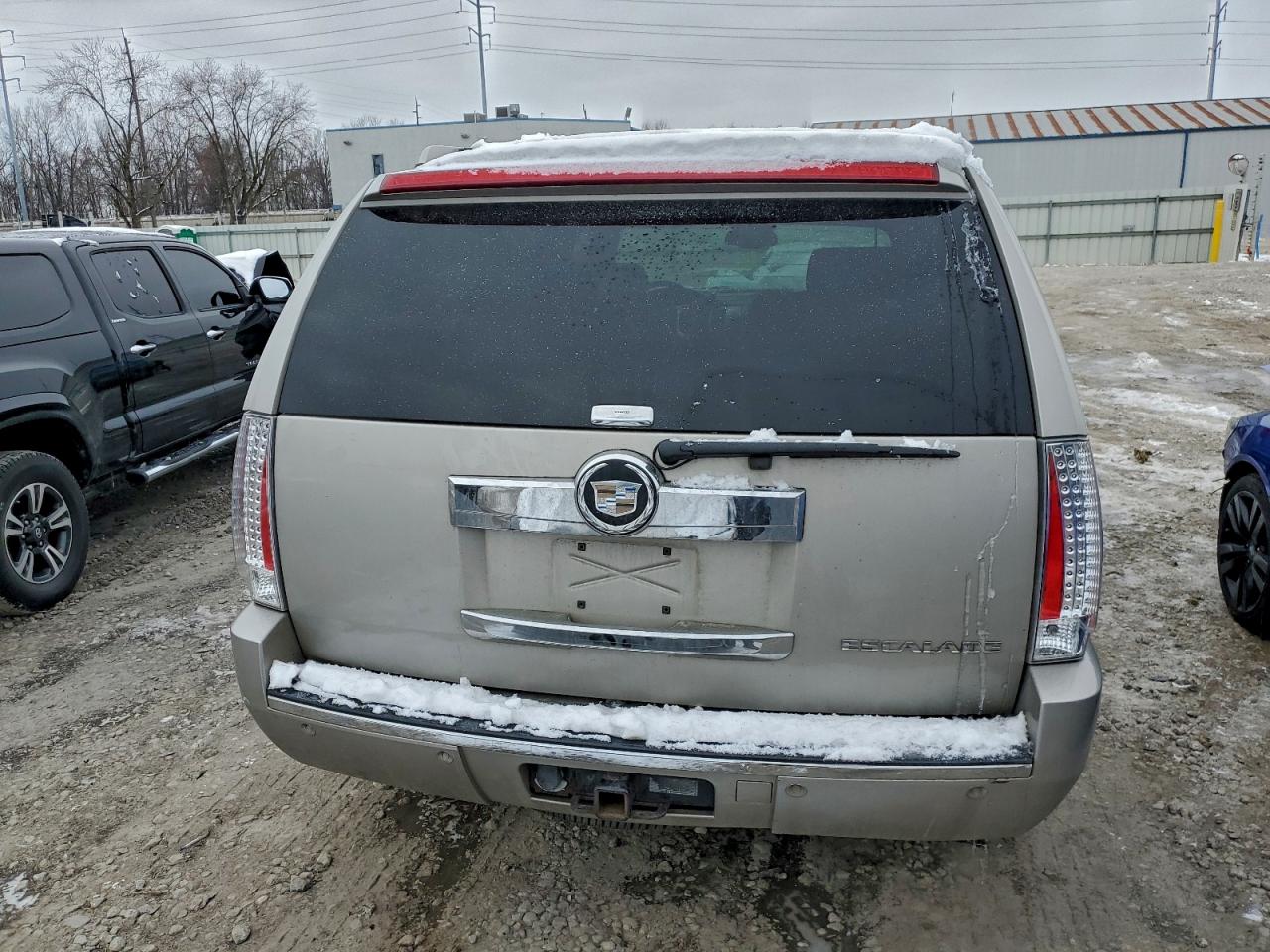 2008 Cadillac Escalade Luxury VIN: 1GYFK63818R115412 Lot: 95155845