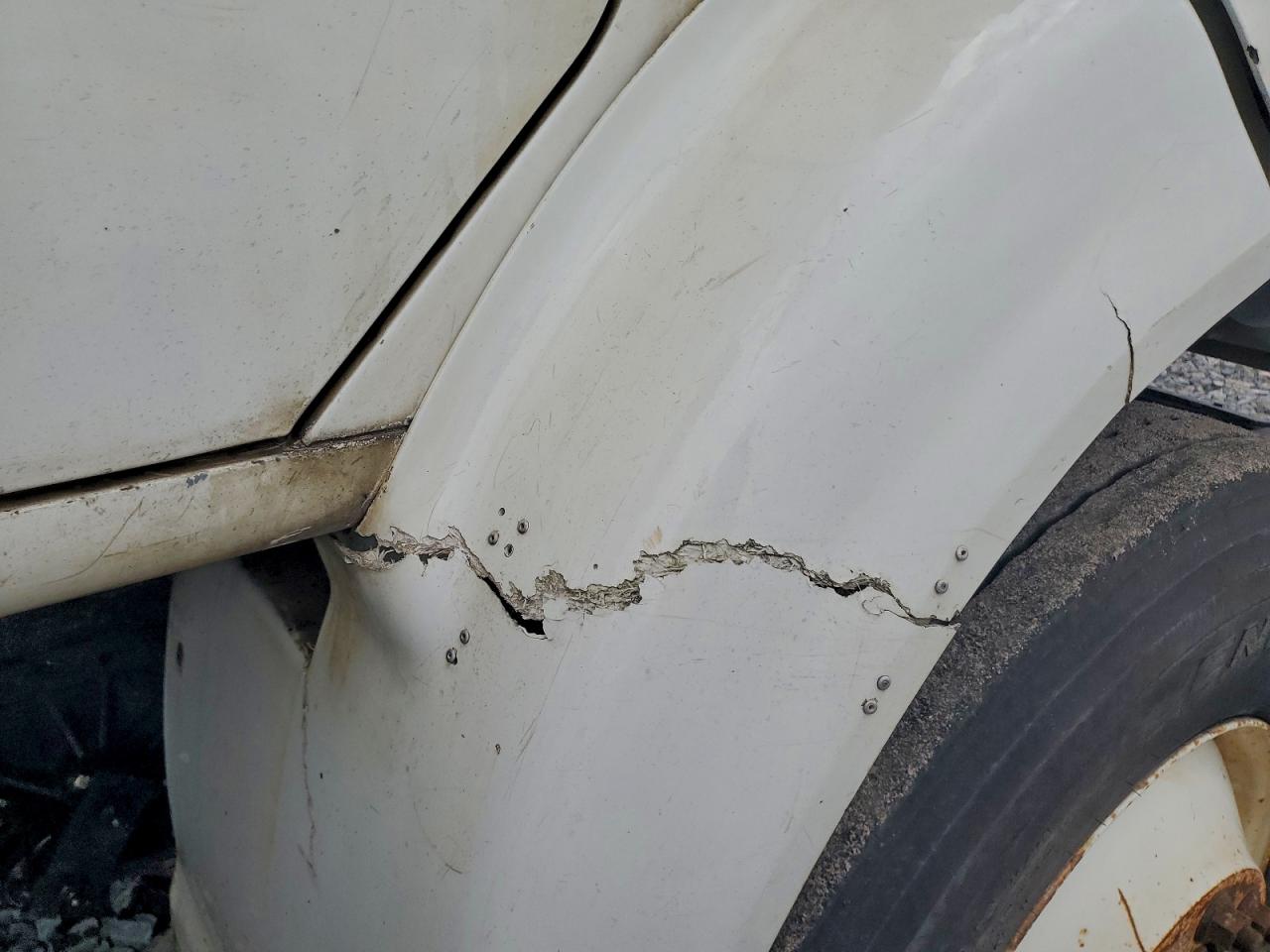 2001 International 8100 Dump Truck VIN: 1HSHCAHR41H373569 Lot: 94295675