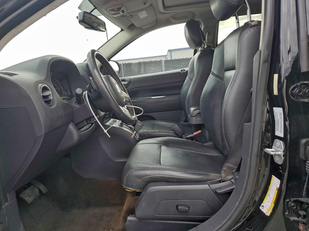 2016 Jeep Compass Latitude VIN: 1C4NJDEB2GD572257 Lot: 94686745