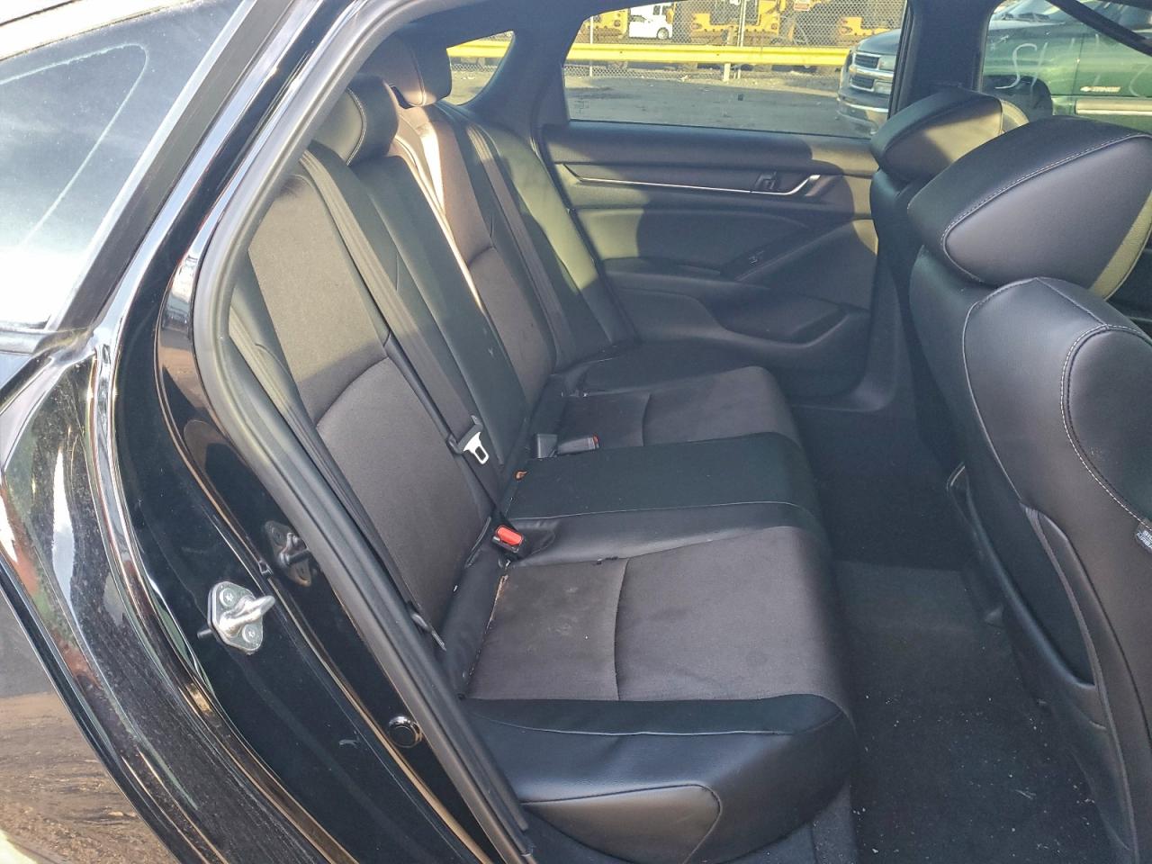 2018 Honda Accord Sport VIN: 1HGCV1F32JA130297 Lot: 69772325