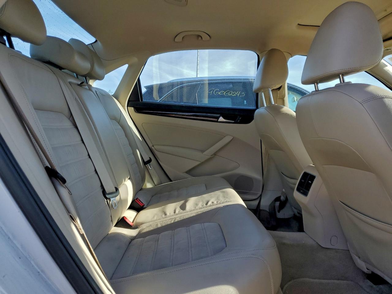 2014 Volkswagen Passat Sel VIN: 1VWCN7A32EC005882 Lot: 94391365