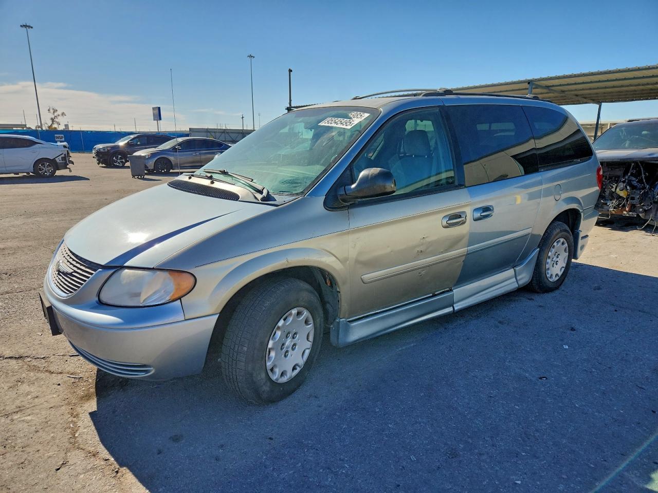 2004 Chrysler Town & Country Lx