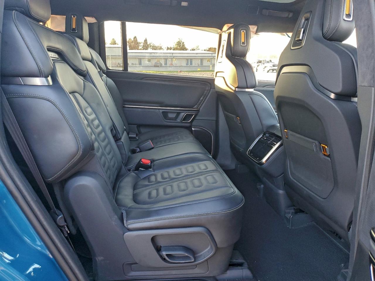 2023 Rivian R1S Adventure VIN: 7PDSGABAXPN000223 Lot: 94902895