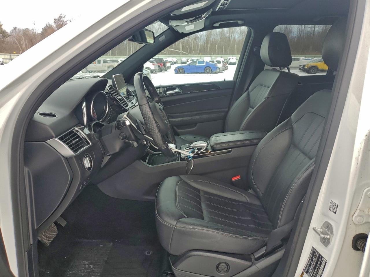 Фото: 4JGDA5HB6GA685607