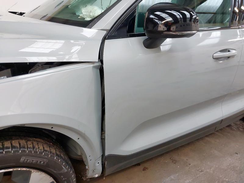 2024 VOLVO XC40 2.0 B3P PLUS DARK 5DR AUTO