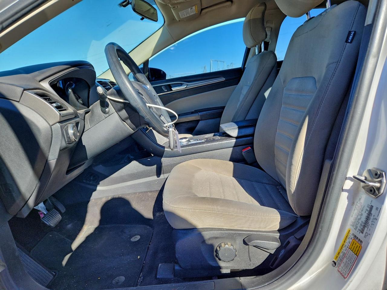 2017 Ford Fusion S VIN: 3FA6P0G77HR215689 Lot: 94376985