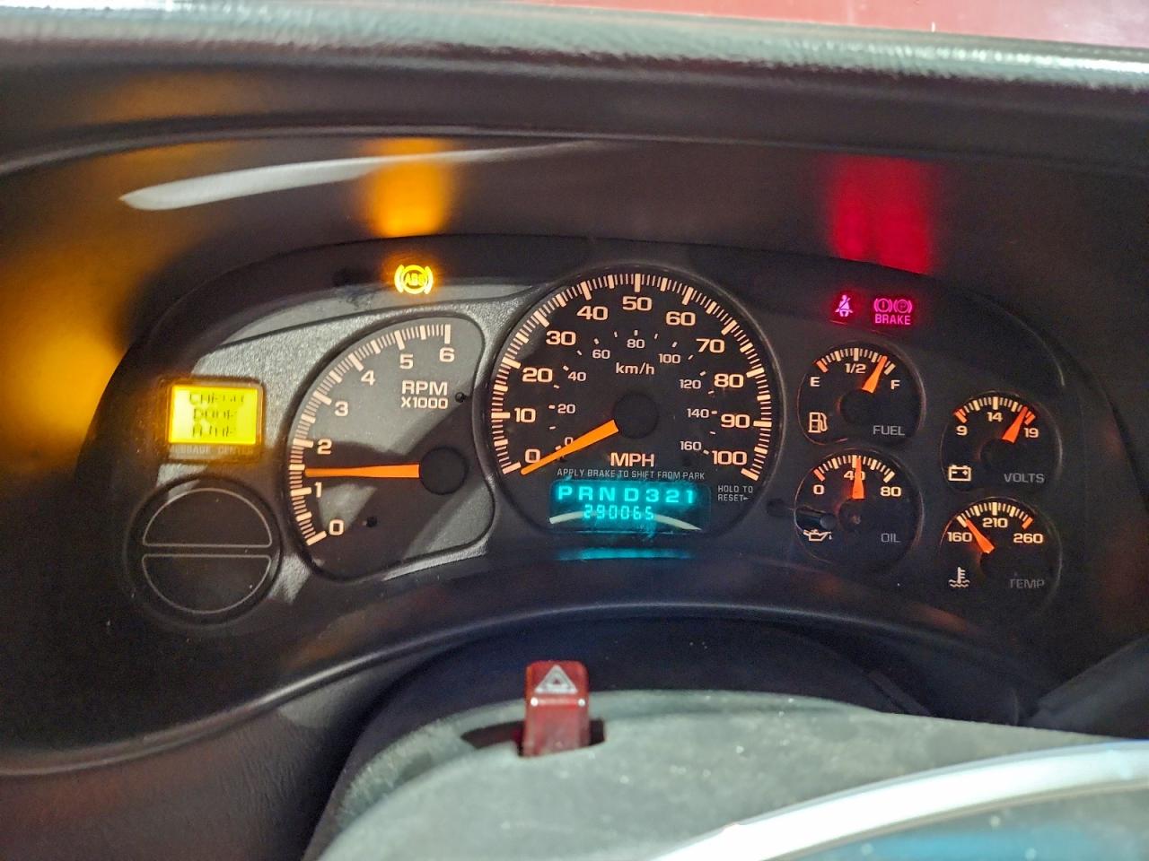 2001 Chevrolet Tahoe C1500 VIN: 1GNEC13T31R136667 Lot: 94779245