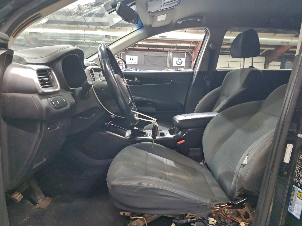 2019 Kia Sorento L VIN: 5XYPGDA36KG564775 Lot: 95220215