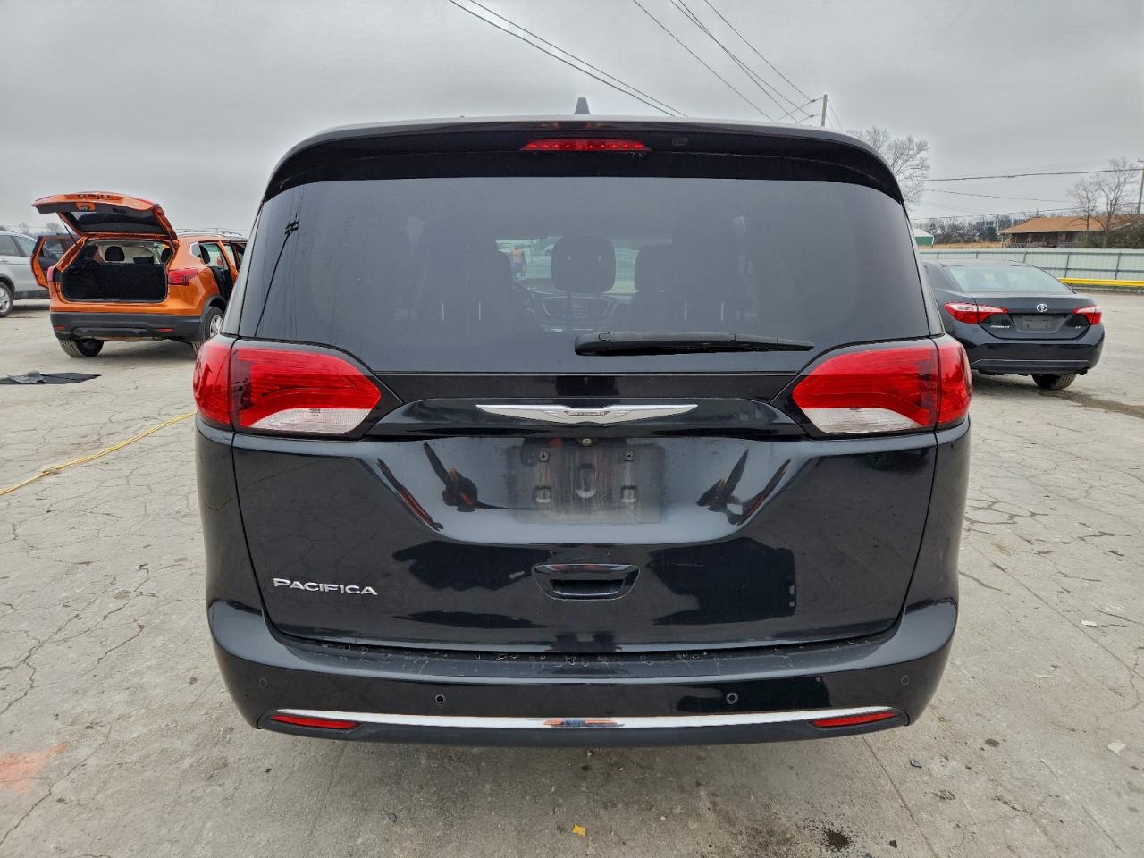 2017 Chrysler Pacifica Touring L VIN: 2C4RC1BG3HR576486 Lot: 95263085