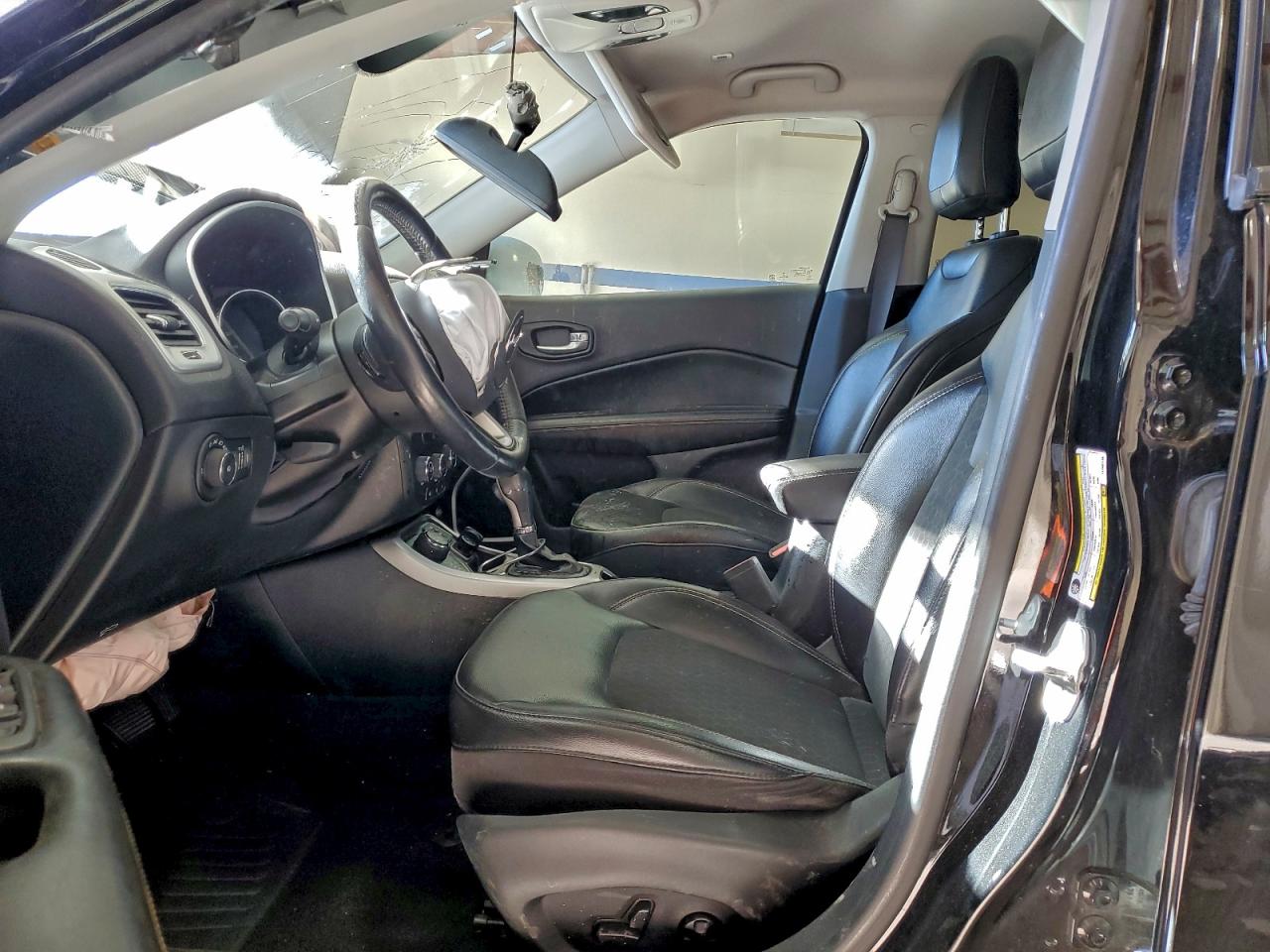 2018 Jeep Compass Latitude VIN: 3C4NJDBB5JT202118 Lot: 97298895