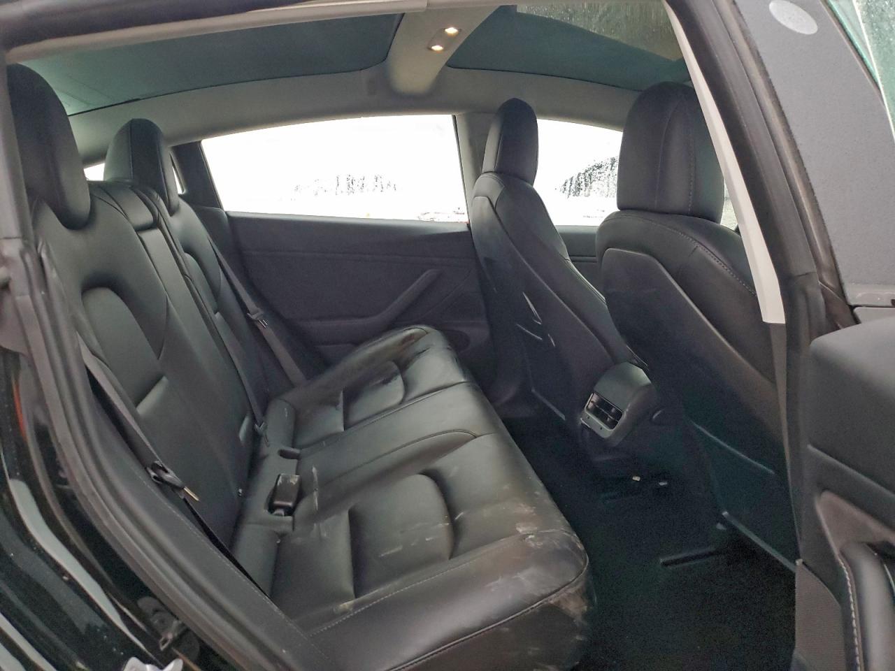 2018 Tesla Model 3 VIN: 5YJ3E1EB8JF118864 Lot: 92840085