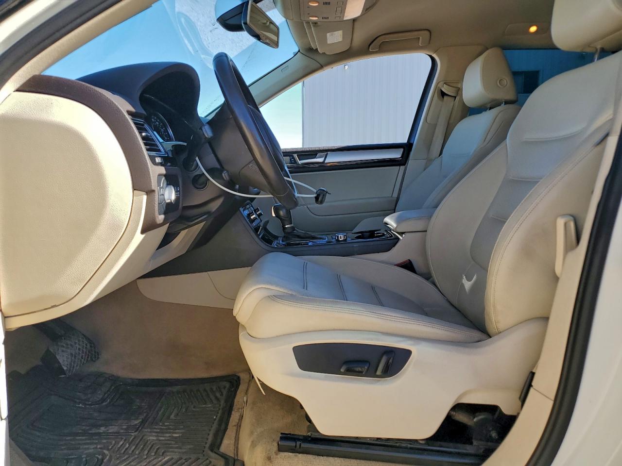 2012 Volkswagen Touareg V6 Tdi VIN: WVGFK9BP7CD001979 Lot: 96395715