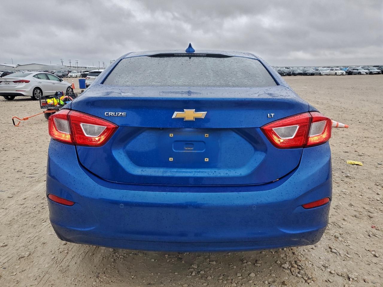 2019 Chevrolet Cruze Lt VIN: 1G1BE5SM8K7128562 Lot: 94557835