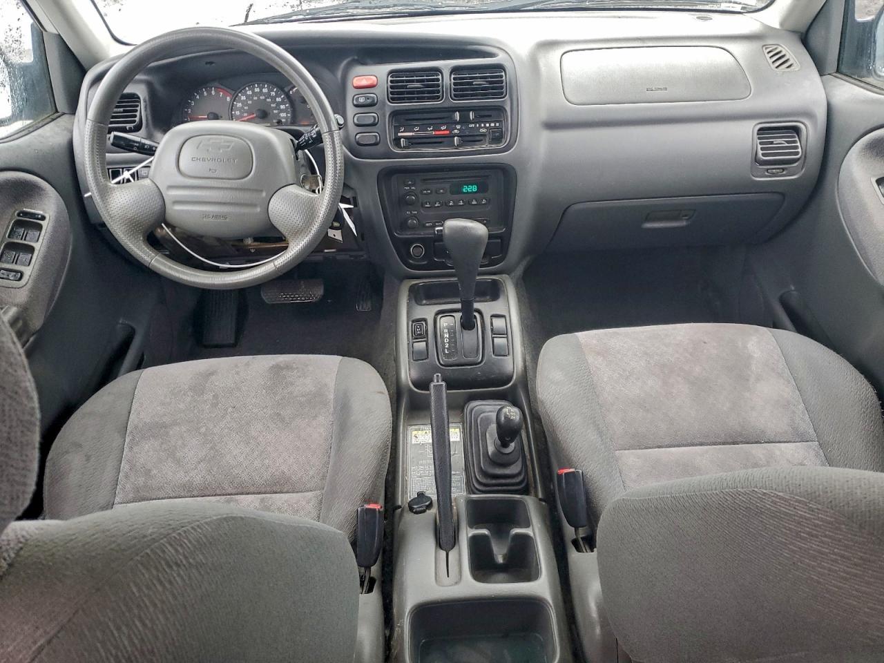 2000 Chevrolet Tracker VIN: 2CNBJ13C2Y6932491 Lot: 95971785