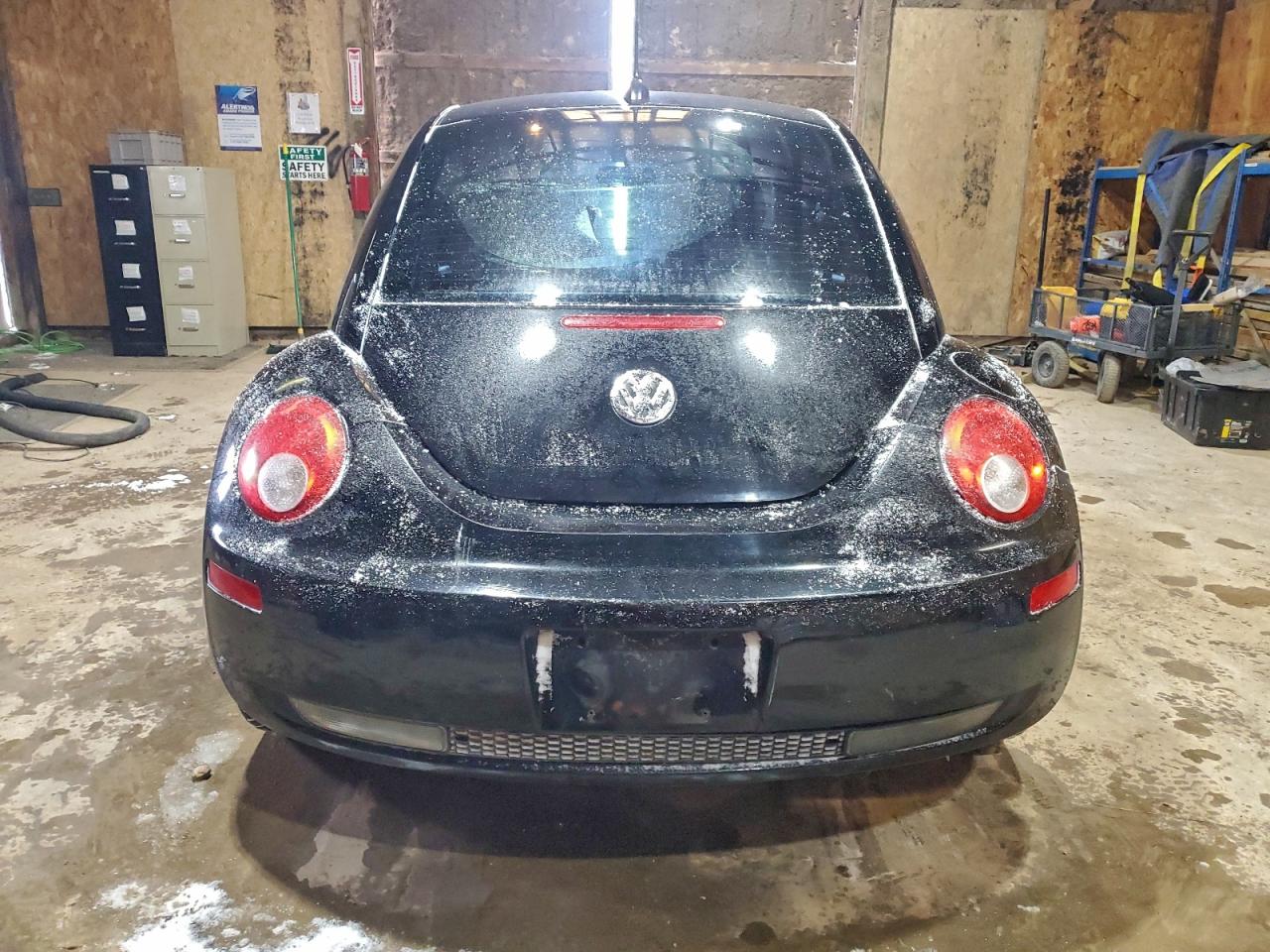 2008 Volkswagen New Beetle S VIN: 3VWRW31C58M519261 Lot: 94320895