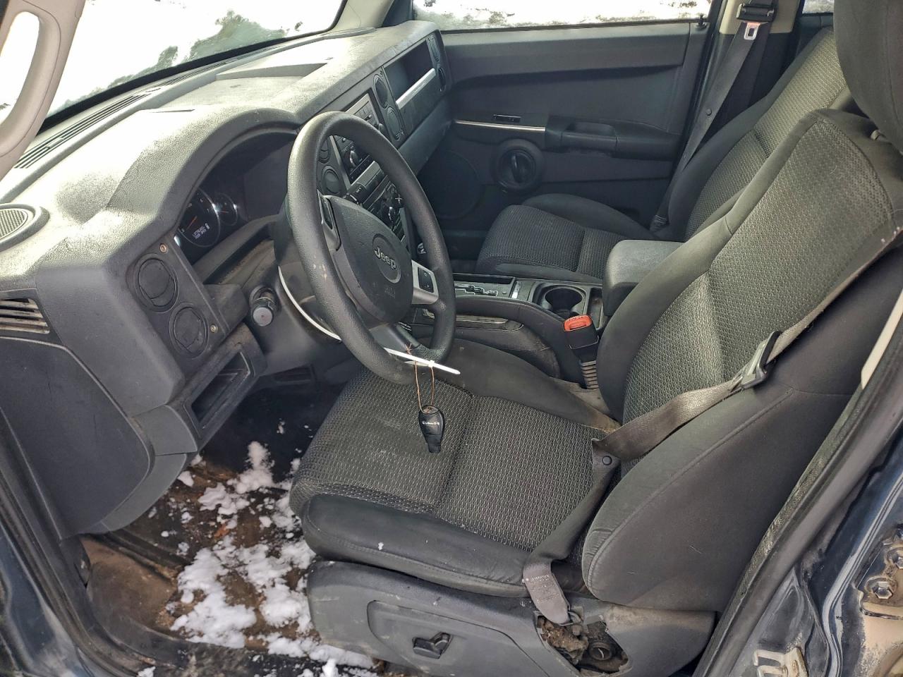 2008 Jeep Commander Sport VIN: 1J8HG48K98C140708 Lot: 95135015